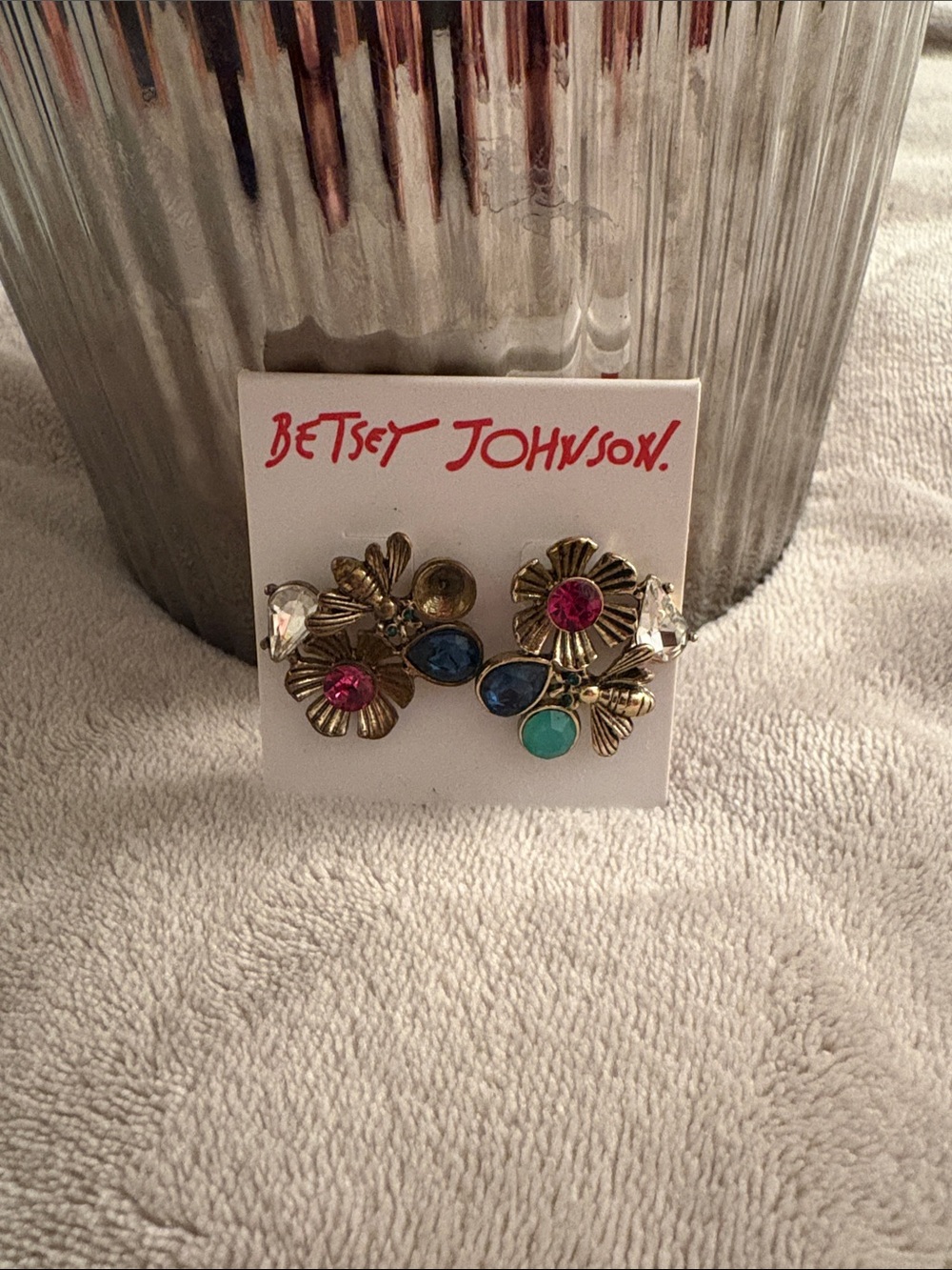 Betsey Johnson earring bronze